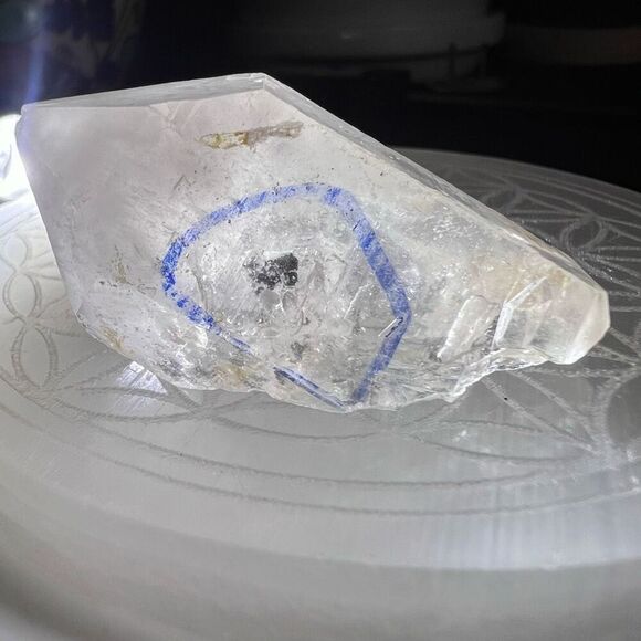 Enhydro Quartz Crystal Mobile Sediment Inclusion - Picture 7 of 13